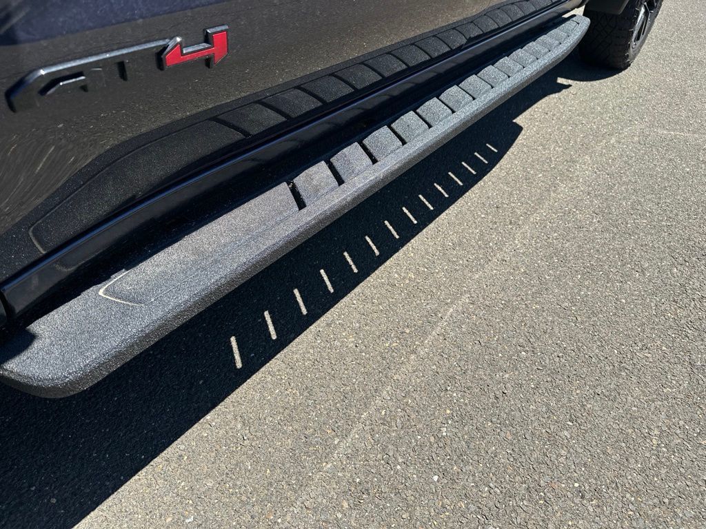 2023 GMC Sierra 1500 AT4 Premium w/ Technology Package - 23043644 - 6
