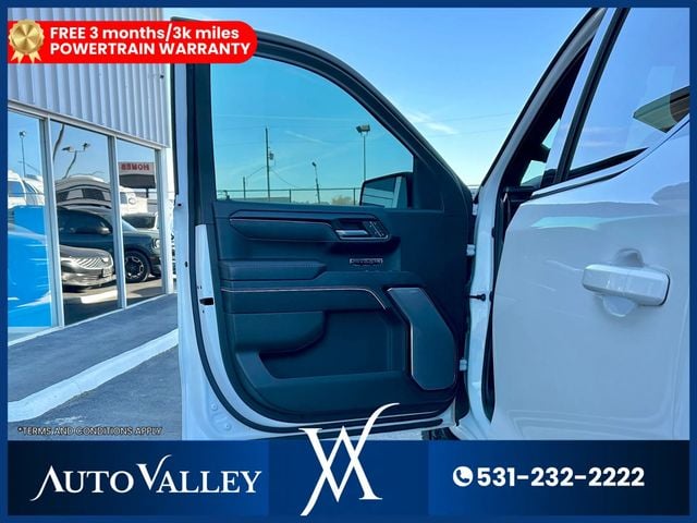 2023 GMC Sierra 1500 Crew Cab AT4-X Pickup 4D 5 3/4 ft - 22948380 - 11