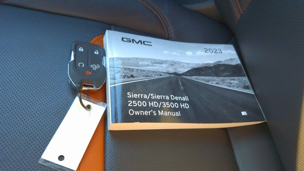 2023 GMC Sierra 2500HD AT4 - 22932200 - 14