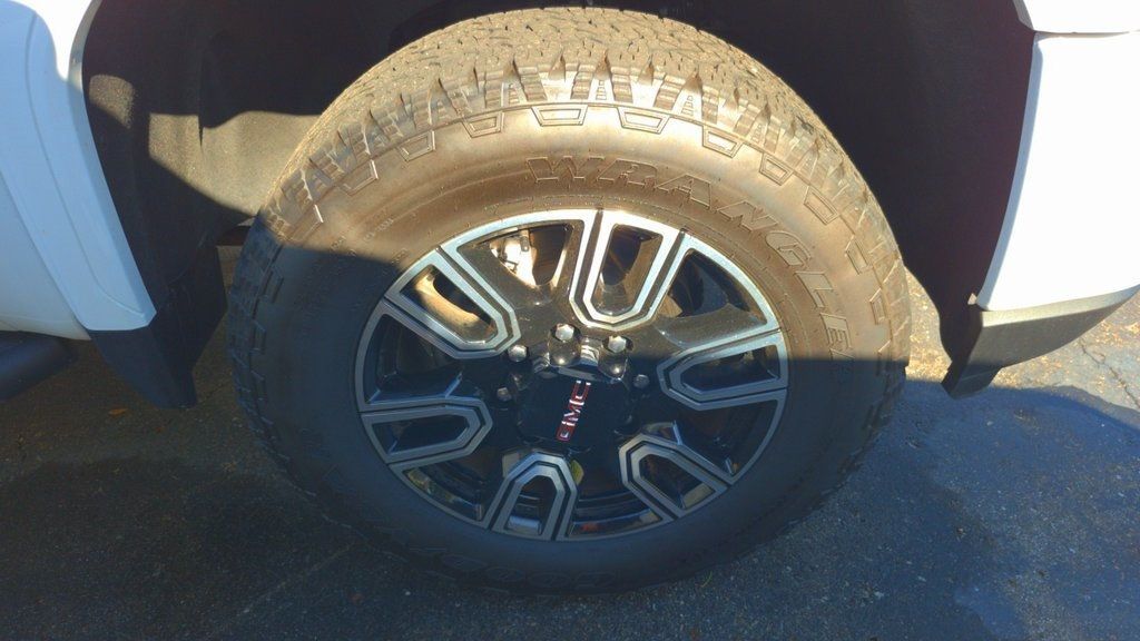 2023 GMC Sierra 2500HD AT4 - 22932200 - 19