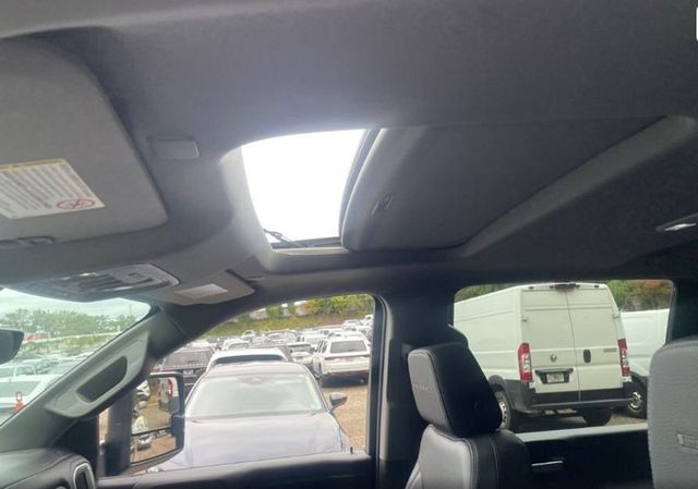 2023 GMC Sierra 3500HD Denali - 22938287 - 18