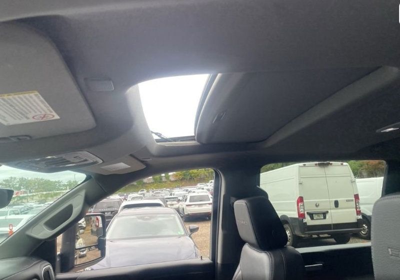 2023 GMC Sierra 3500HD Denali - 22938287 - 18