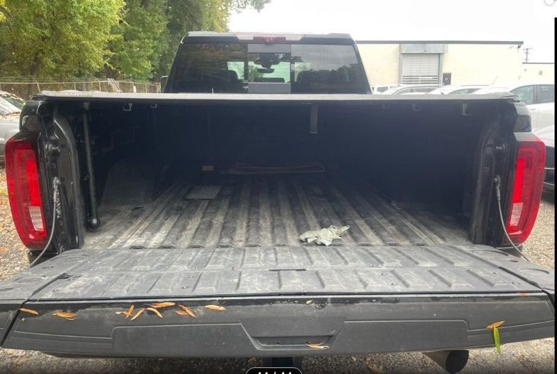 2023 GMC Sierra 3500HD Denali - 22938287 - 19