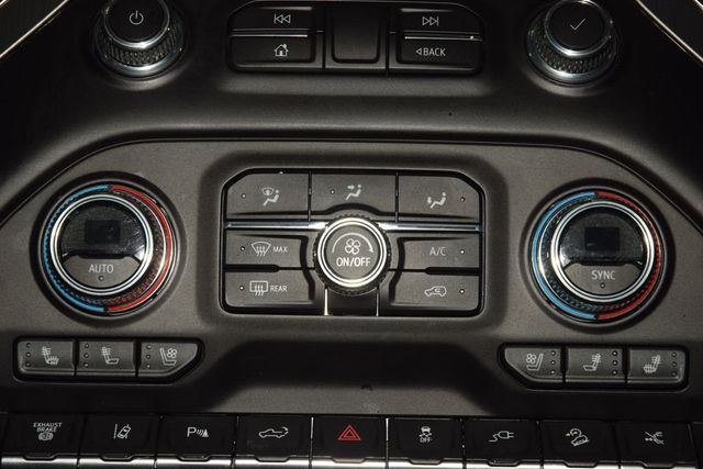 2023 GMC Sierra 3500HD Denali - 22990428 - 32