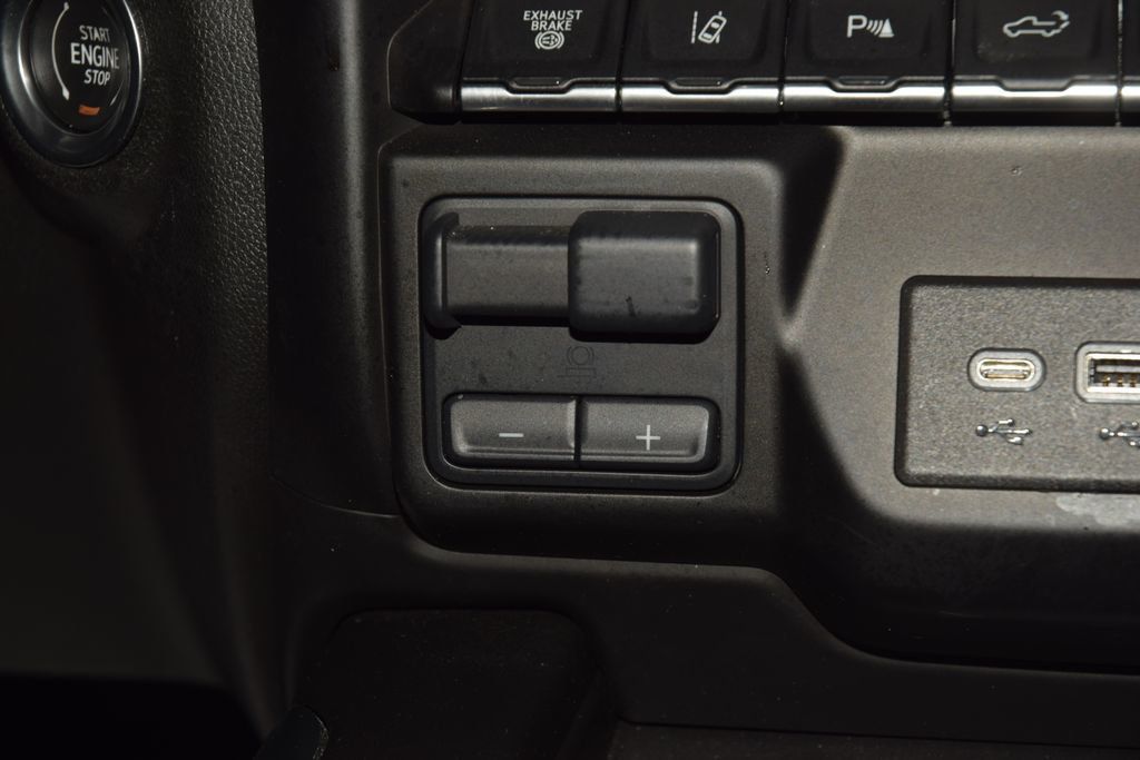 2023 GMC Sierra 3500HD Denali - 22990428 - 33