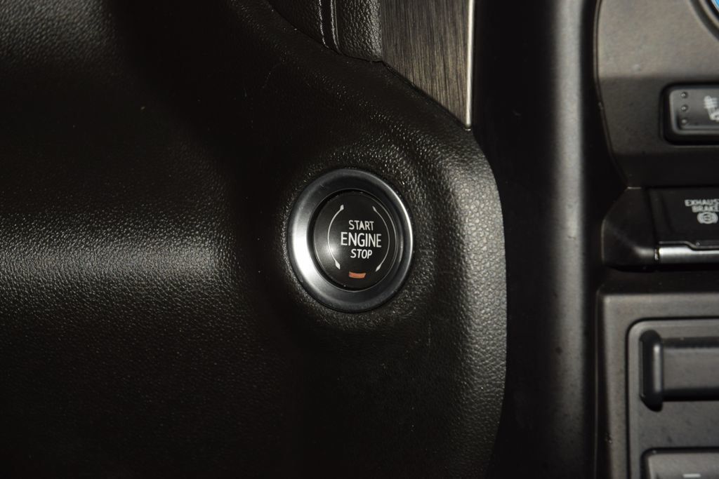 2023 GMC Sierra 3500HD Denali - 22990428 - 34