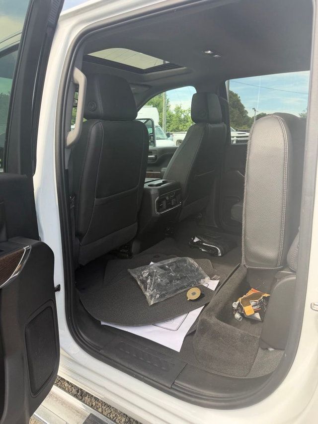 2023 GMC Sierra 3500HD Denali - 23068446 - 30