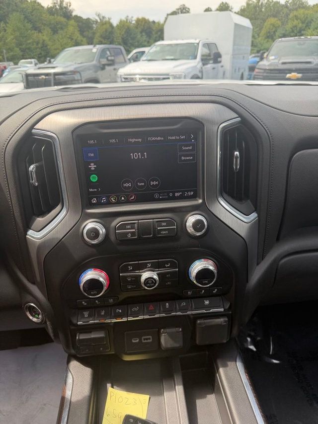 2023 GMC Sierra 3500HD Denali - 23068446 - 37