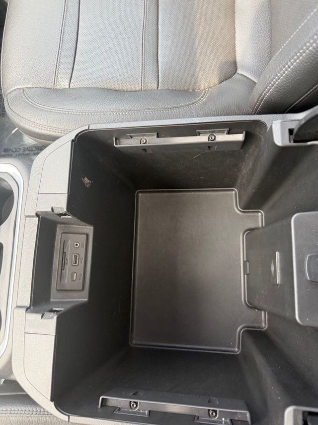 2023 GMC Sierra 3500HD Denali - 23068446 - 38