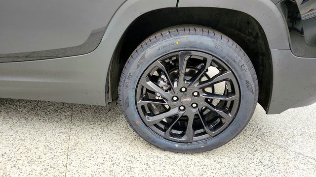 2023 GMC Terrain 4dr SLT Elevation Edition w/ Sunroof & Pro Safety Plus Package - 23019129 - 8