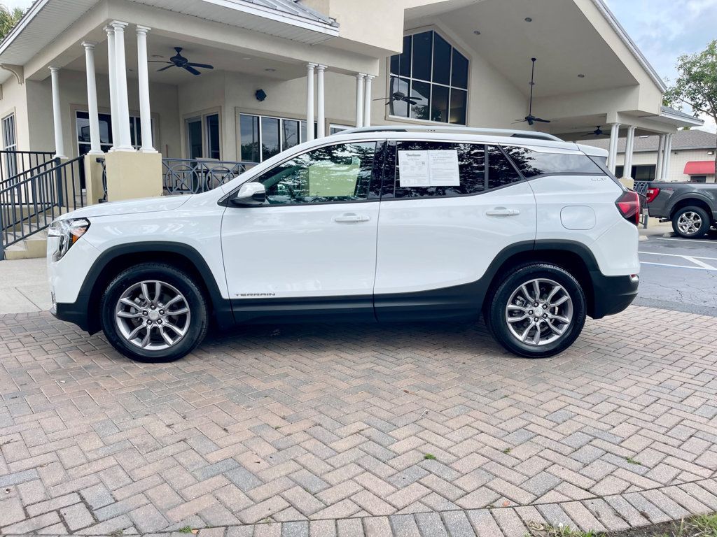 2023 Gmc Terrain SLT photo 2