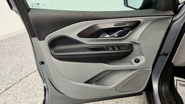 2023 GMC Terrain AWD 4dr SLT with Skyscape Power Sunroof & Tech Package - 22974901 - 10