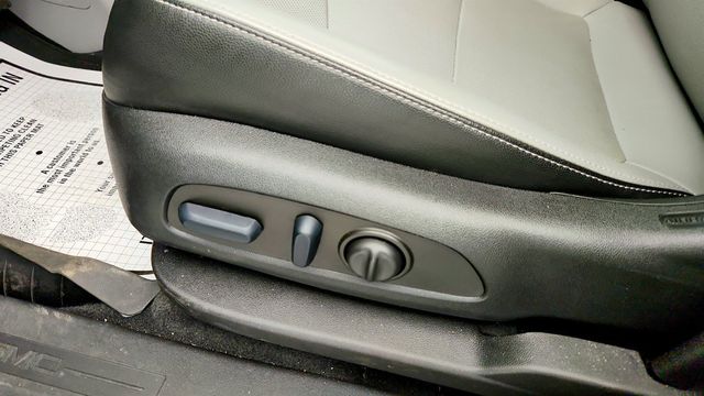 2023 GMC Terrain AWD 4dr SLT with Skyscape Power Sunroof & Tech Package - 22974901 - 11