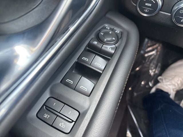 2023 GMC Yukon 4WD 4dr AT4 - 22993537 - 11