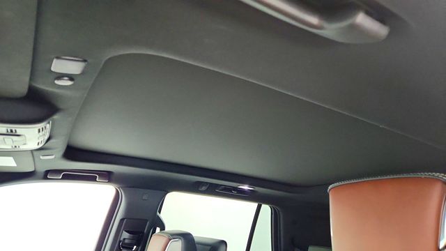 2023 GMC Yukon 4WD 4dr Denali Ultimate w/ Super Cruise Ability & 16.8in Screen - 22999366 - 9