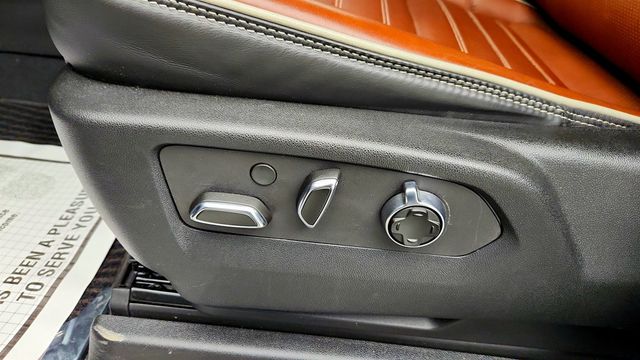 2023 GMC Yukon 4WD 4dr Denali Ultimate w/ Super Cruise Ability & 16.8in Screen - 22999366 - 10