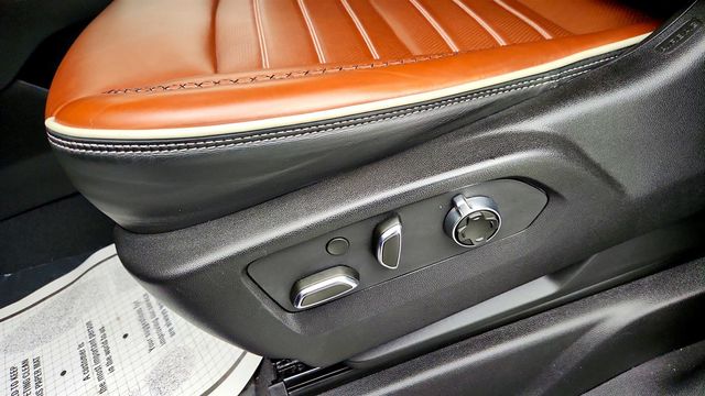 2023 GMC Yukon 4WD 4dr Denali Ultimate w/ Super Cruise Capability - 23017155 - 11