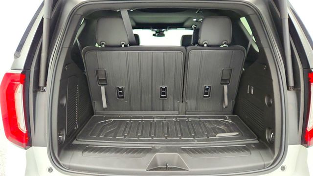 2023 GMC Yukon 4WD 4dr SLT w/ 22'' Wheels, Pano Sunroof & 2nd Row Bucket Seats - 22957578 - 23