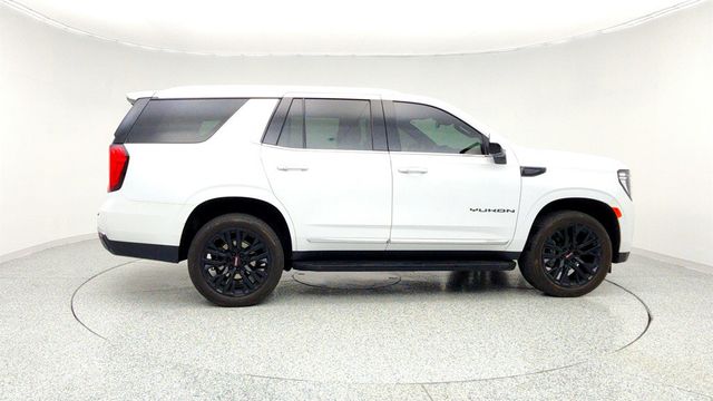 2023 GMC Yukon 4WD 4dr SLT w/ 22'' Wheels, Pano Sunroof & 2nd Row Bucket Seats - 22957578 - 3
