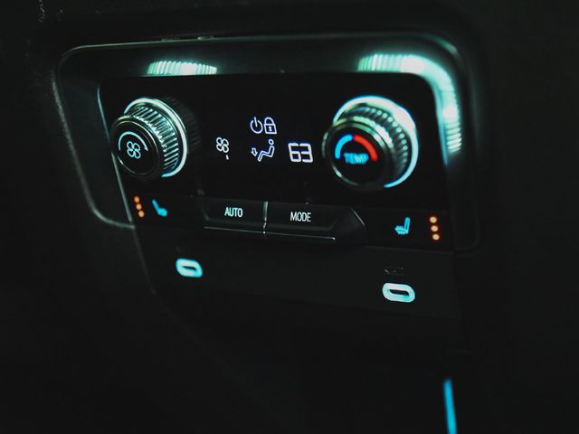 2023 GMC Yukon Denali - 23082670 - 39