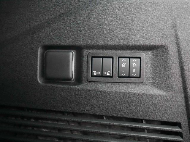 2023 GMC Yukon Denali - 23077731 - 44