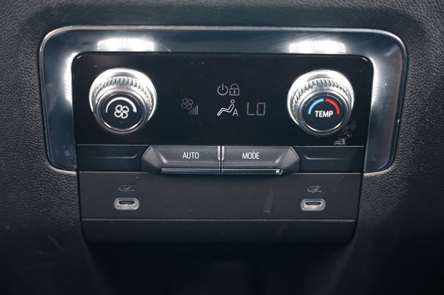 2023 GMC Yukon XL 2WD 4dr SLT - 23046898 - 39