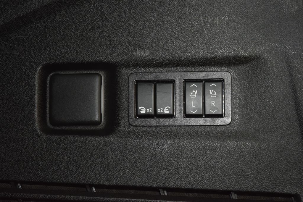 2023 GMC Yukon XL 4WD 4dr AT4 - 23054620 - 26