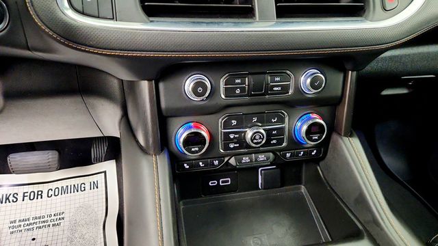 2023 GMC Yukon XL 4WD 4dr AT4 w/ 6.2L V8 & Panoramic Sunroof - 23086561 - 16