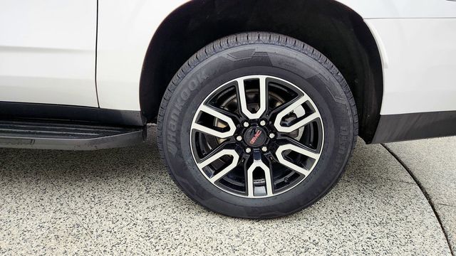 2023 GMC Yukon XL 4WD 4dr AT4 w/ 6.2L V8 & Panoramic Sunroof - 23086561 - 8