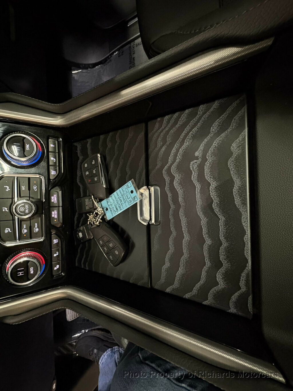 2023 GMC Yukon XL 4WD 4dr Denali - 22945968 - 38