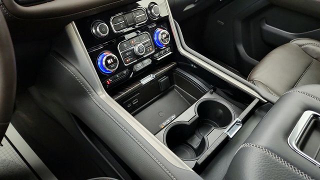 2023 GMC Yukon XL 4WD 4dr Denali with Reserve Package, Rear Media System & ACC - 22945348 - 16