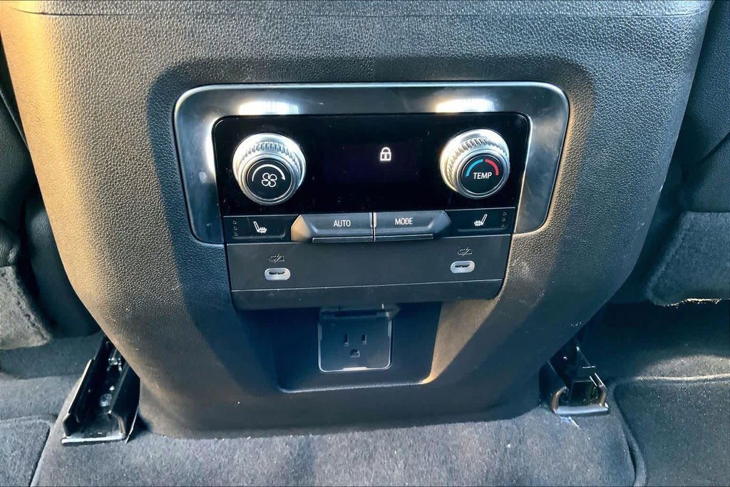 2023 GMC Yukon XL 4WD 4dr SLT - 23004137 - 23