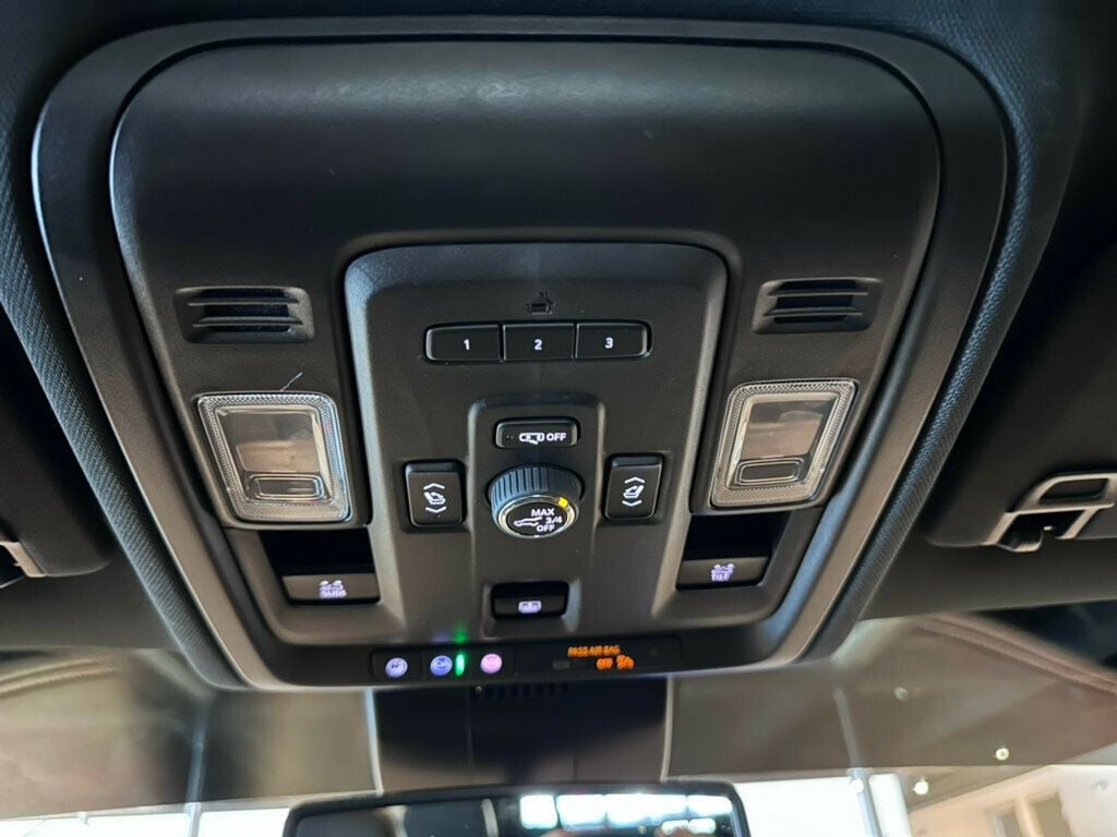 2023 GMC Yukon XL 4WD/AT4/PremiumPkg/TechPkg/HeadUpDisplay/360Cam/PanoRoof/NAV - 22772109 - 32