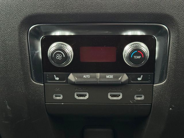 2023 GMC Yukon XL LocalTrade/MSRP$95565/DenaliReservePkg/DualPanoramicRoof/NAV - 22970816 - 34