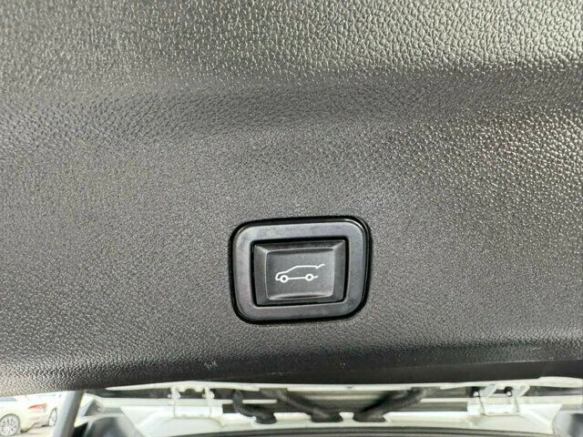 2023 GMC Yukon XL LocalTrade/SLT/Htd&CooledSeats/Rear Cam/Bose Audio/NAV - 22728949 - 14