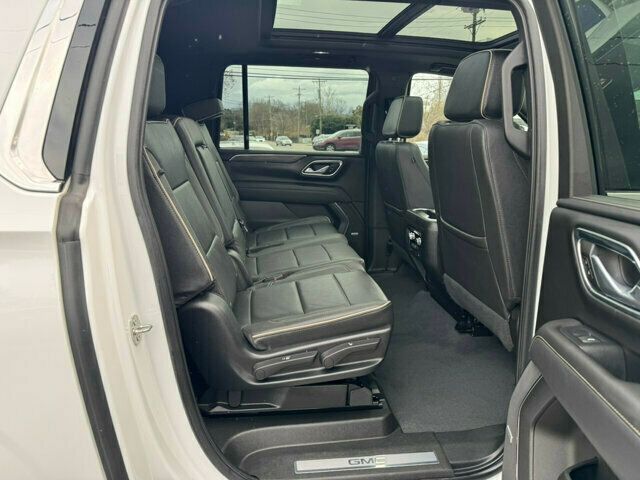 2023 GMC Yukon XL LocalTrade/SLT/Htd&CooledSeats/Rear Cam/Bose Audio/NAV - 22728949 - 16