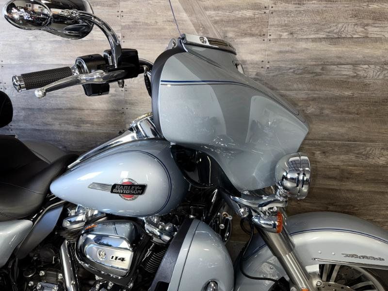 2023 Harley-Davidson FLHTCUTG Triglide Ultra Classic One Owner! - 22928274 - 3