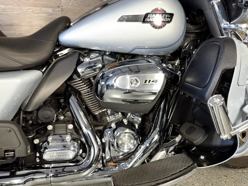 2023 Harley-Davidson FLHTCUTG Triglide Ultra Classic One Owner! - 22928274 - 6