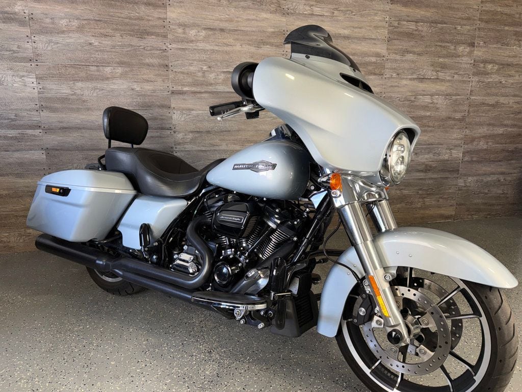 2023 Harley-Davidson FLHX Street Glide Zipper 124CI Kit! - 23043325 - 10