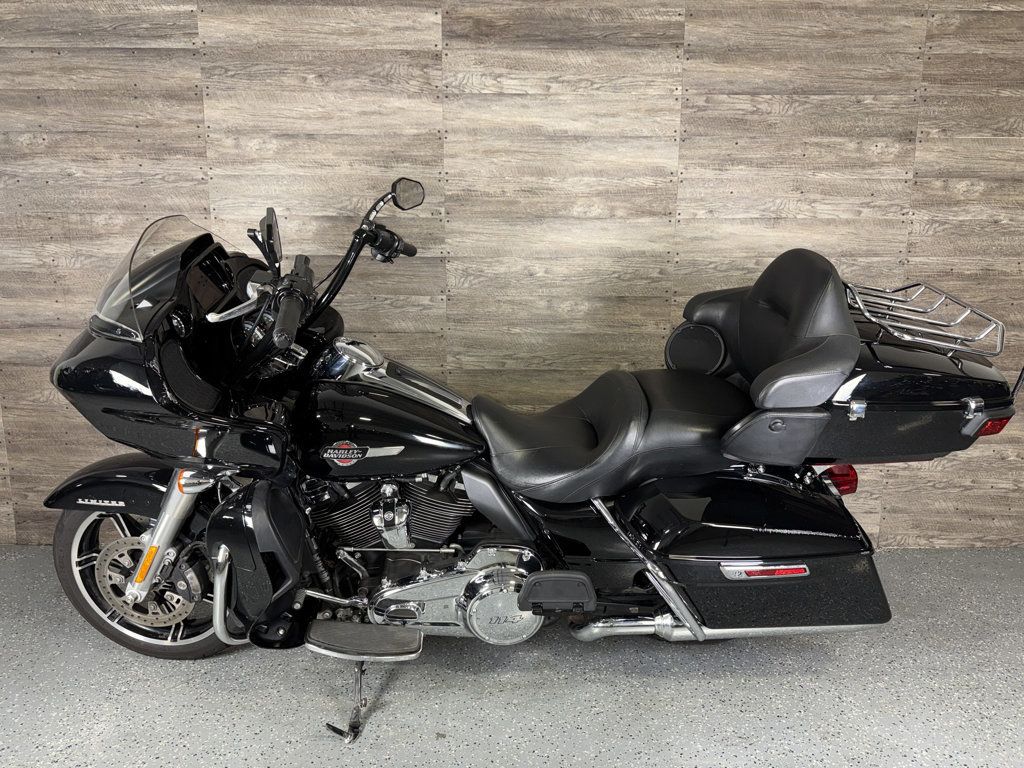 2023 Harley-Davidson FLTRK Road Glide Limited Recent Service! - 23086190 - 11