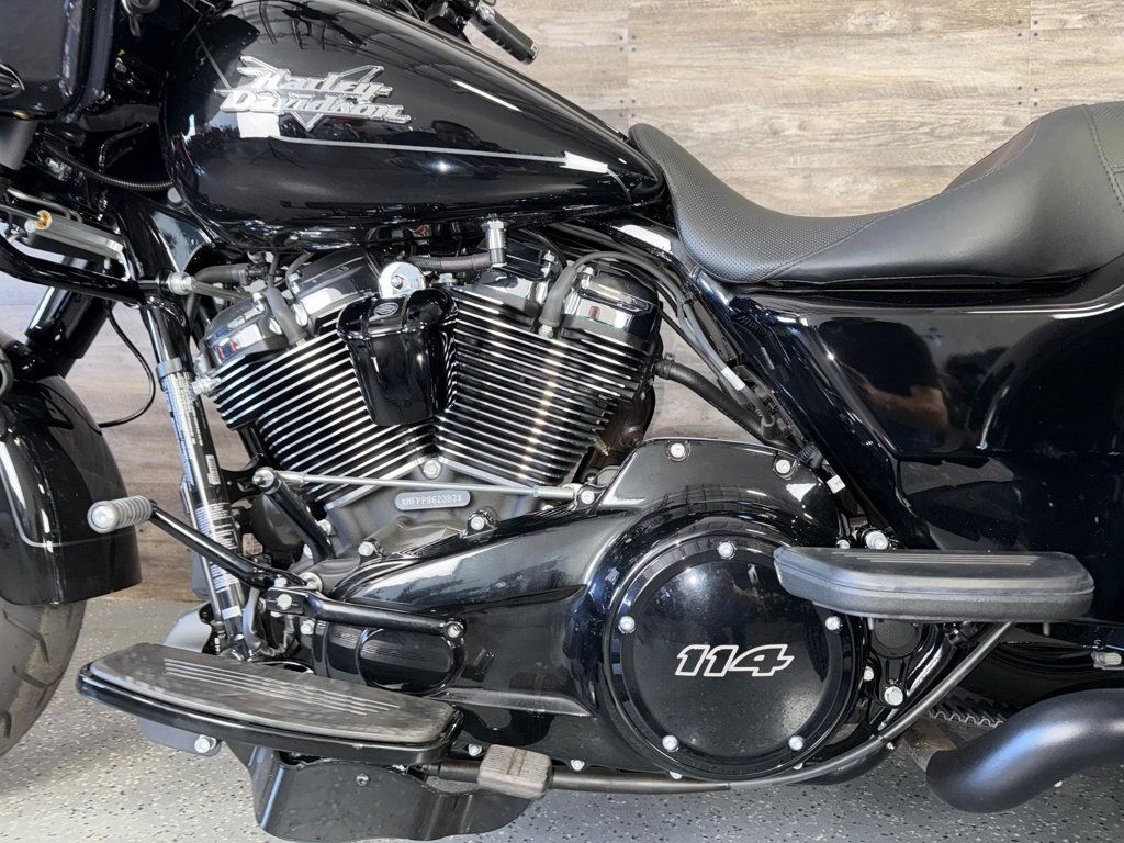 2023 Harley-Davidson FLTRT Road Glide 3 LIKE NEW! - 23032288 - 14