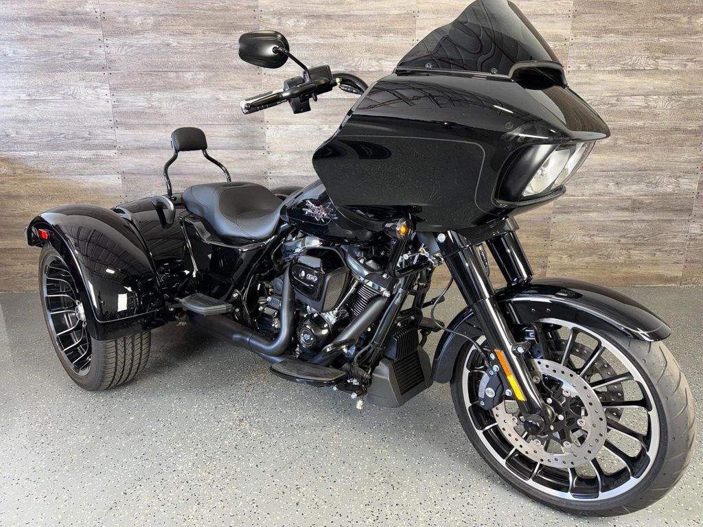 2023 Harley-Davidson FLTRT Road Glide 3 LIKE NEW! - 23032288 | Video 2