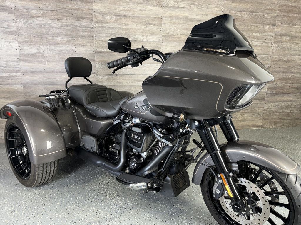 2023 Harley-Davidson FLTRT Road Glide 3 One Owner! - 23096767 - 10