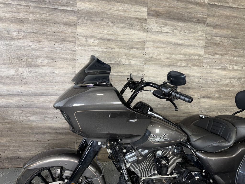 2023 Harley-Davidson FLTRT Road Glide 3 One Owner! - 23096767 - 14
