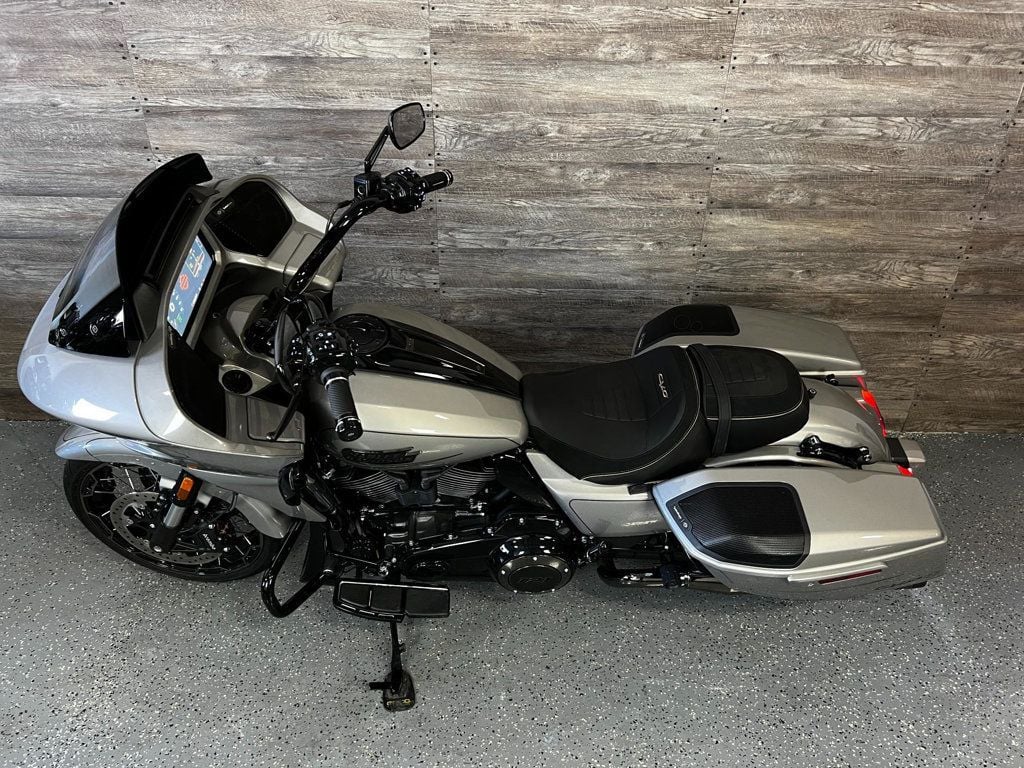 2023 Harley-Davidson FLTRXSE CVO Road Glide LIKE NEW! - 22699663 - 15