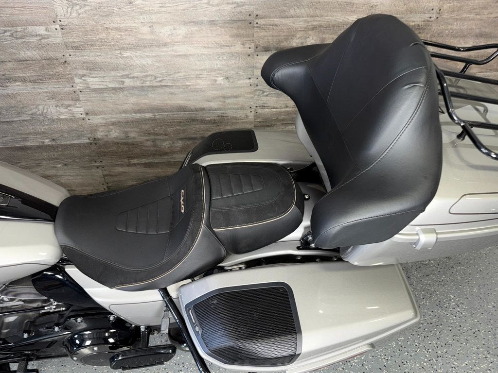 2023 Harley-Davidson FLTRXSE Road Glide CVO SUPER CLEAN! - 22892329 - 14