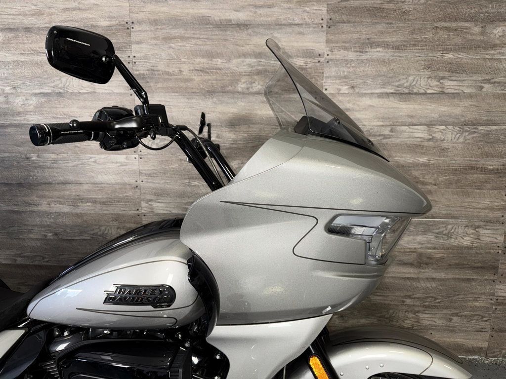 2023 Harley-Davidson FLTRXSE Road Glide CVO SUPER CLEAN! - 22892329 - 3