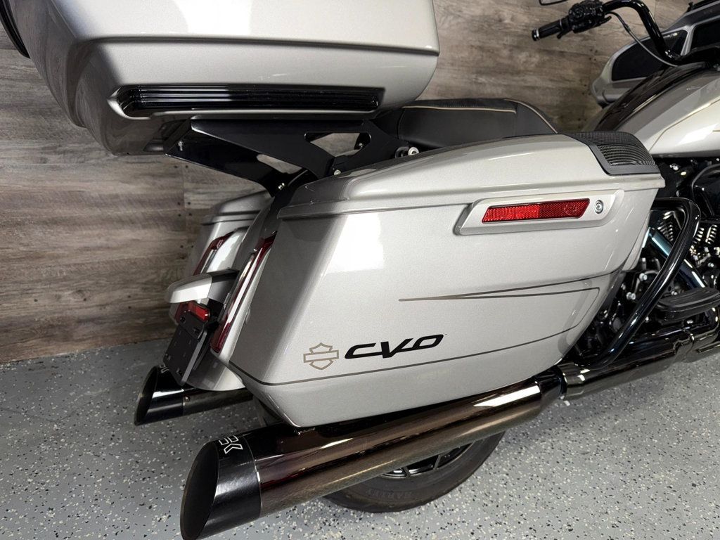 2023 Harley-Davidson FLTRXSE Road Glide CVO SUPER CLEAN! - 22892329 - 7