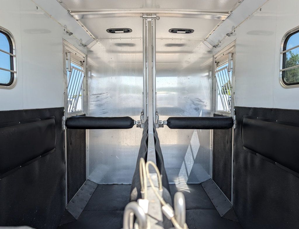 2023 Hart 2 Horse King Straight Load  - 23027531 - 6