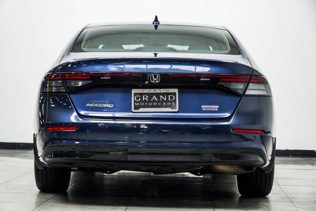 Honda Accord photo 12